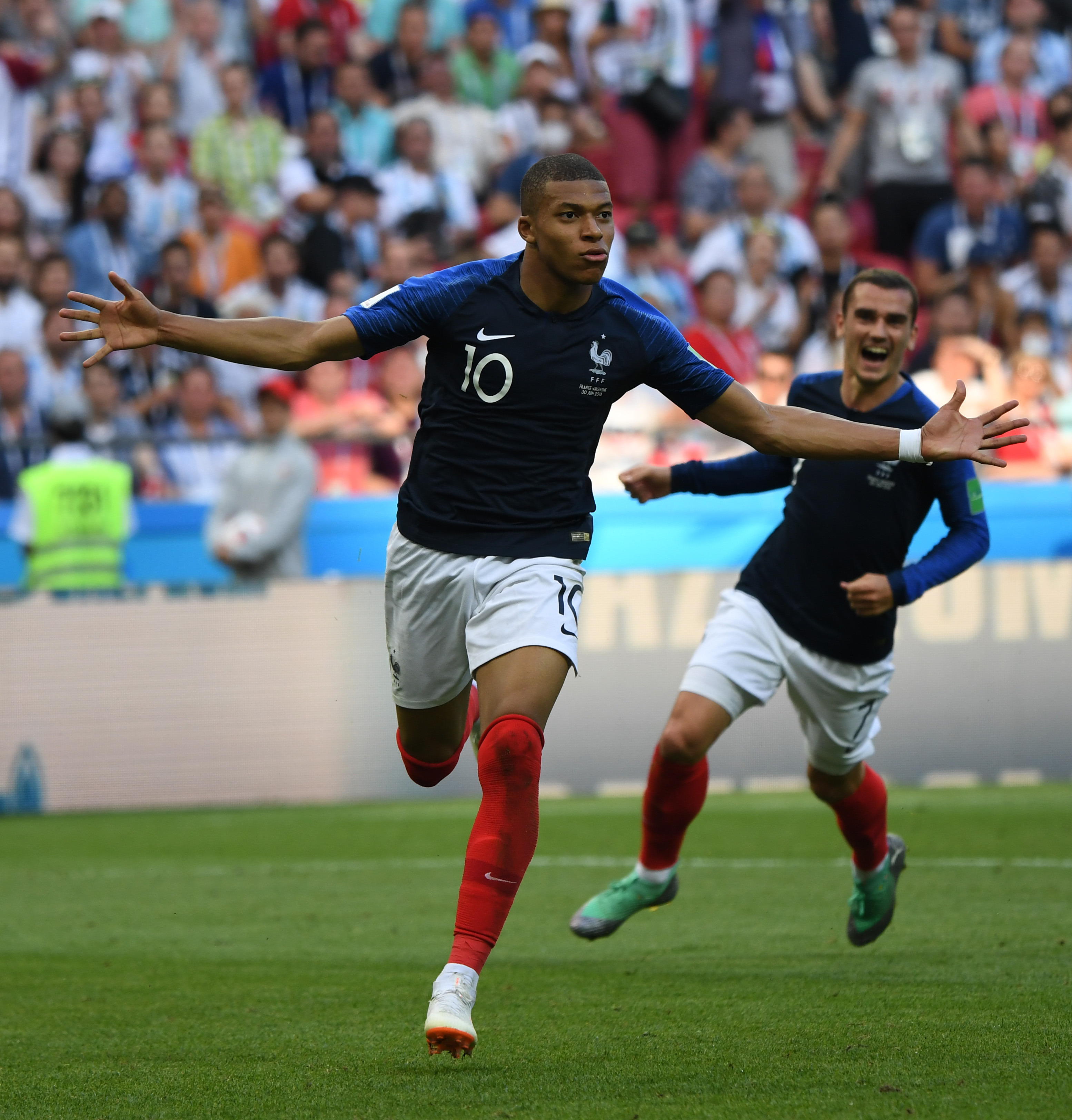 2025中英职业足球青训交流会在海口启幕，李克敏致开幕辞（2025中英职业足球青训交流会在海口开幕，李克敏发表开幕致辞）