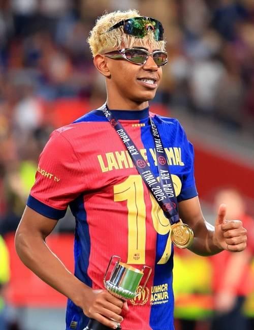 记者：申花将给球员放短假，12月2日重新集中备战广岛三箭（记者：申花安排球员短暂休整，12月2日再度集结备战广岛三箭）