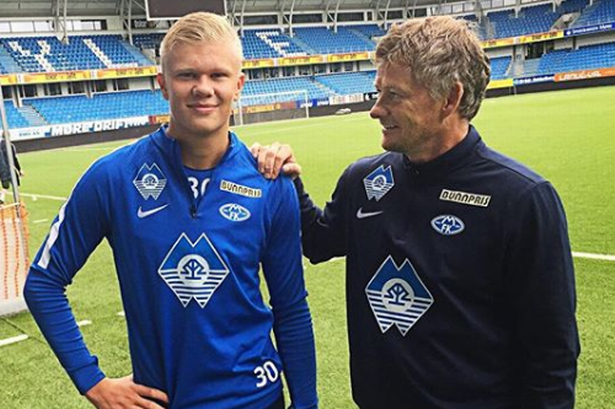 卫报：水晶宫坚持买埃泽必须付解约金，而且要预付一半（卫报：水晶宫要求买家触发埃泽解约条款，并预付一半费用）