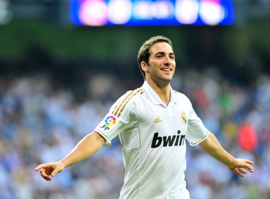 莫德里奇在对阵拉齐奥的比赛中踢满全场，Sofac...（莫德里奇战拉齐奥全场未下，表现出色）